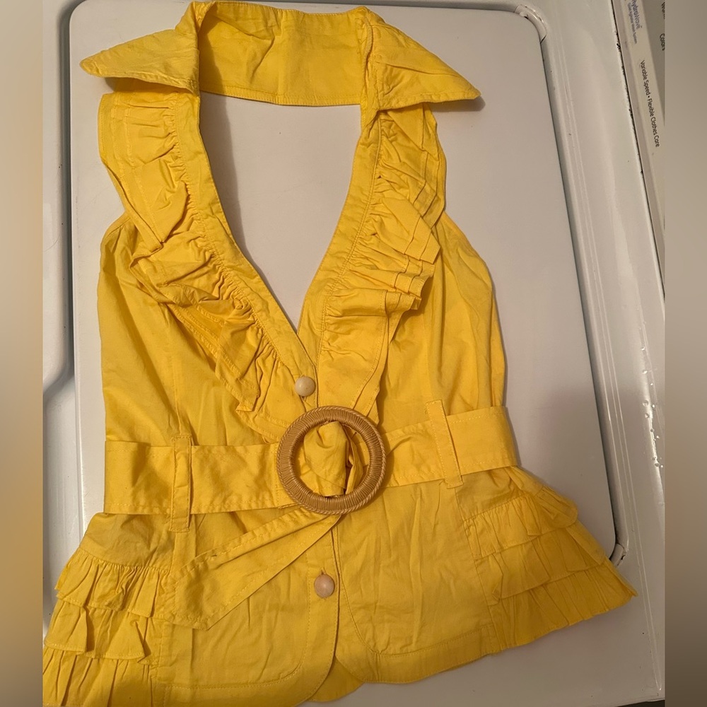 🌺 BUNDLE 4 ITEMS FOR $20 🍒

Yellow Ruffled Women's Blouse